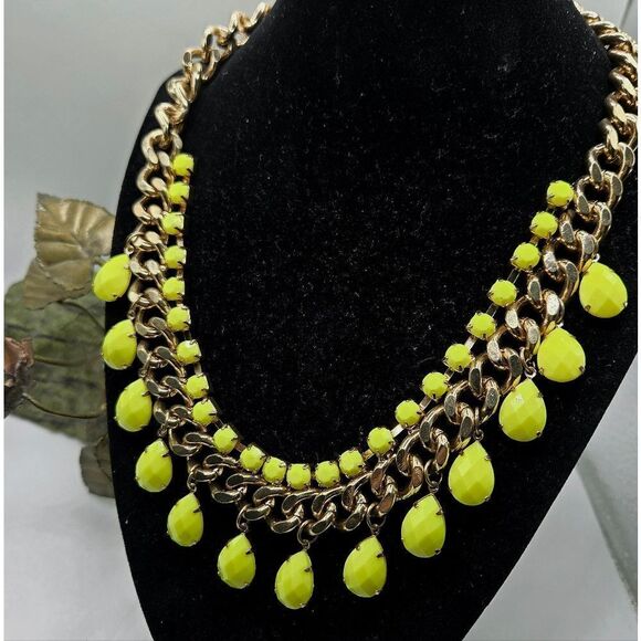 "5/$25" Neon Yellow Adjustable Goldtone Statement Bib Necklace - Picture 1 of 7